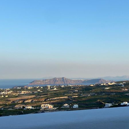 Ena Suites Santorini Pyrgos Kallistis Exterior photo