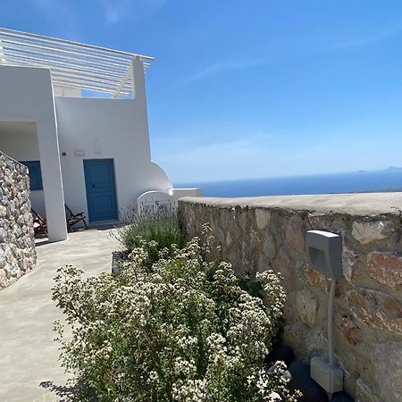 Ena Suites Santorini Pyrgos Kallistis Exterior photo