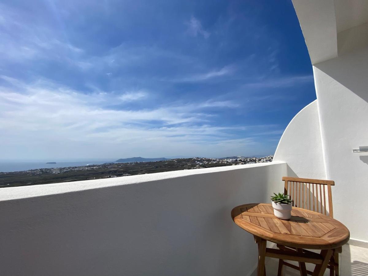 Ena Suites Santorini Pyrgos Kallistis Exterior photo