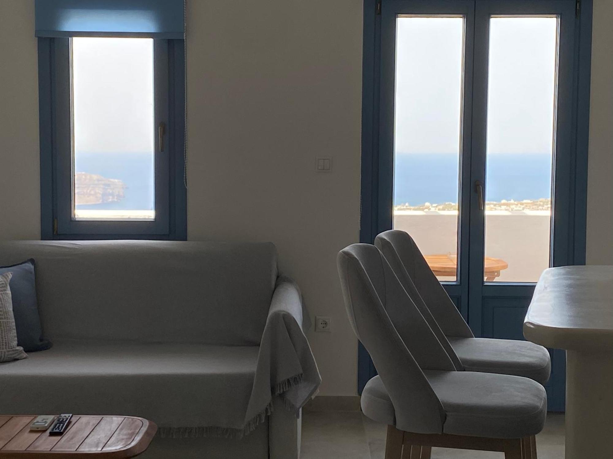 Ena Suites Santorini Pyrgos Kallistis Exterior photo